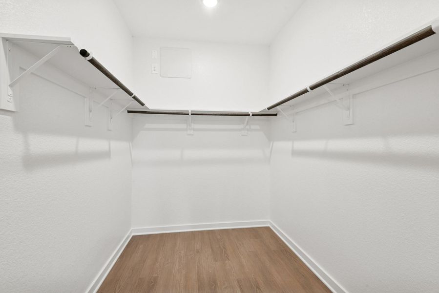 Spacious, unfurnished interior of a new home in Lone Star Landing, Montgomery (Image 31).