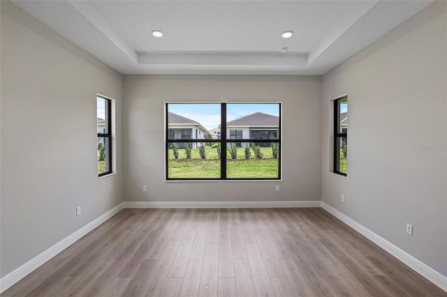 Spacious, unfurnished interior of a new home in Cresswind Lakewood Ranch, Lakewood Ranch (Image 13).
