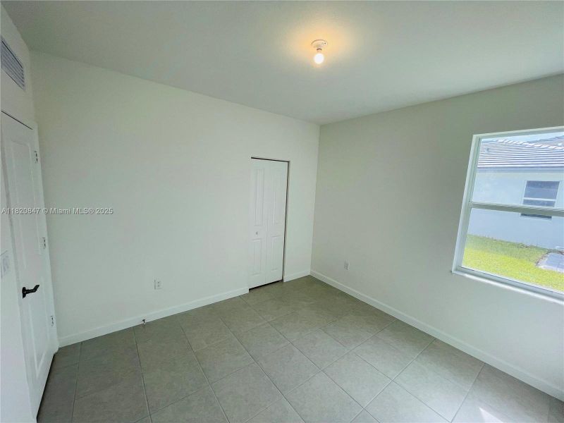 Spacious, unfurnished interior of a new home in , Homestead (Image 9).