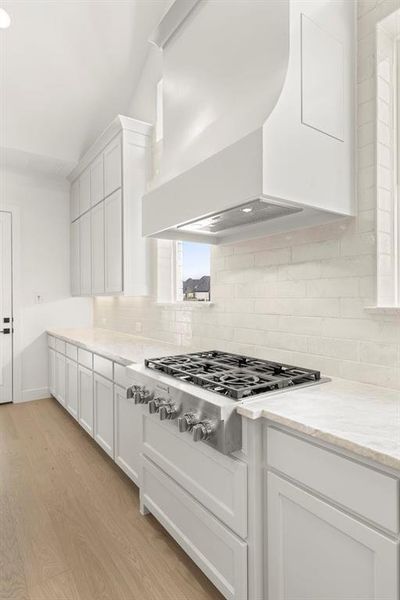 27. 200 Pearland - Kitchen (5)