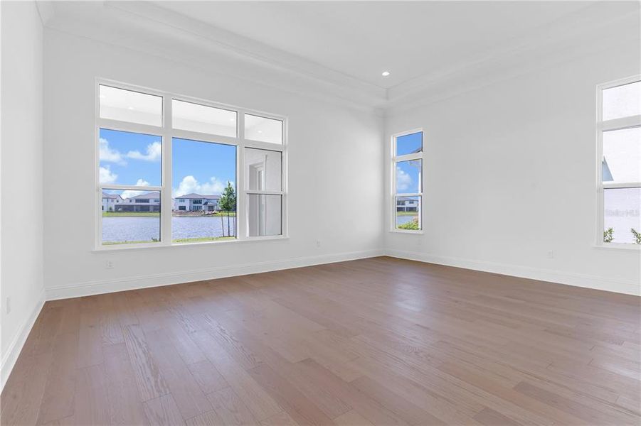 Spacious, unfurnished interior of a new home in , Orlando (Image 21).