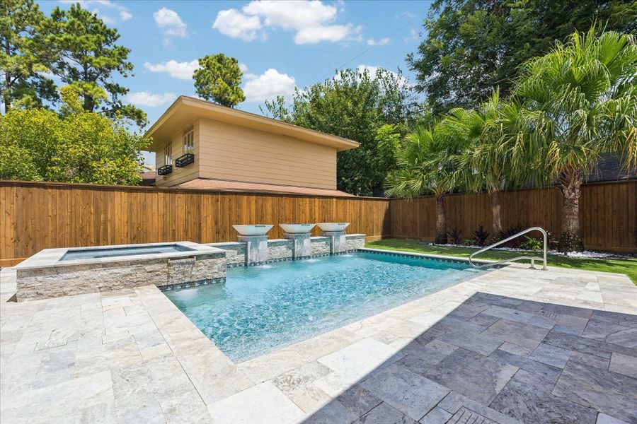 Exterior details and patio area of a home in , Houston (Image 19).