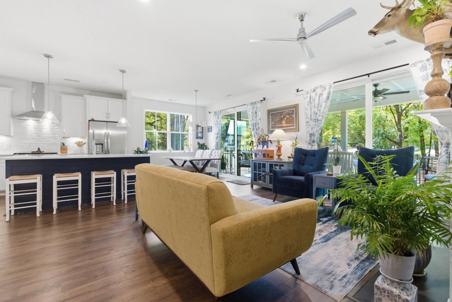 Community amenities in , Santee (Image 75).