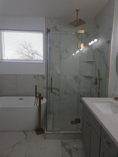 Furnished interior view inside a new home in , Baytown (Image 11).