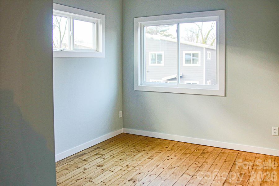 Spacious, unfurnished interior of a new home in , Asheville (Image 28).