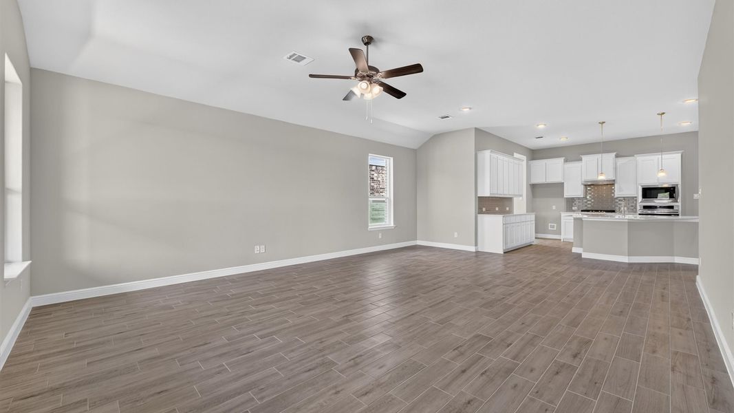 Representative unfurnished interior of a home built from the Desert Willow by D.R. Horton in Treeline, Justin (Image 20).