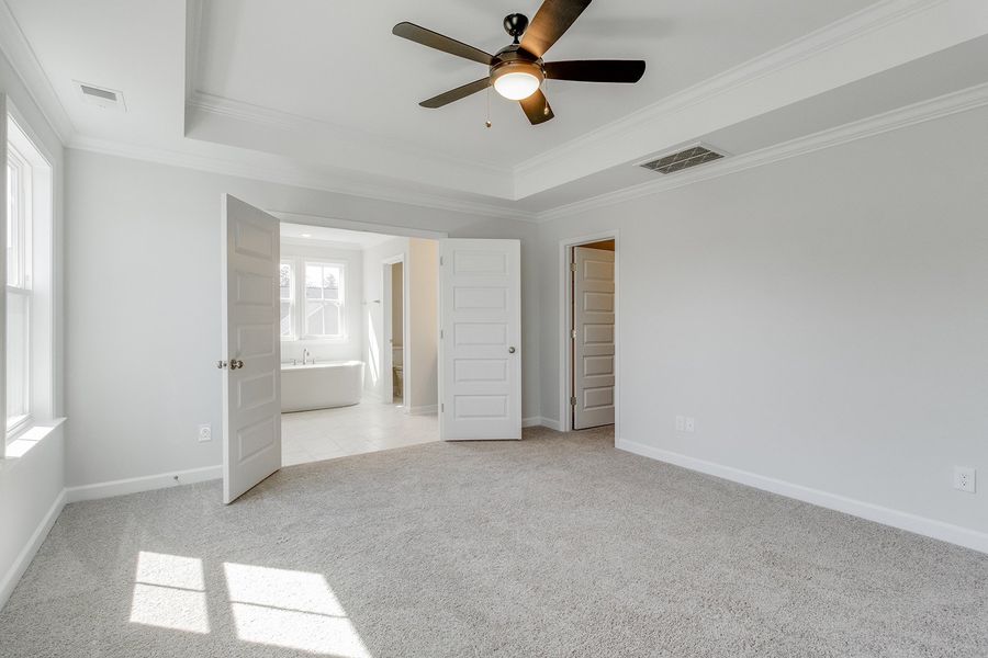 Spacious, unfurnished interior of a new home in Pebble Branch, Chapin (Image 45).