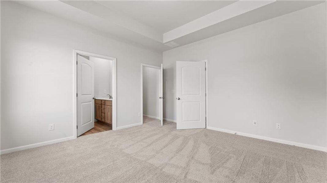 Spacious, unfurnished interior of a new home in Villages at Cedar Hill, Dallas (Image 20).
