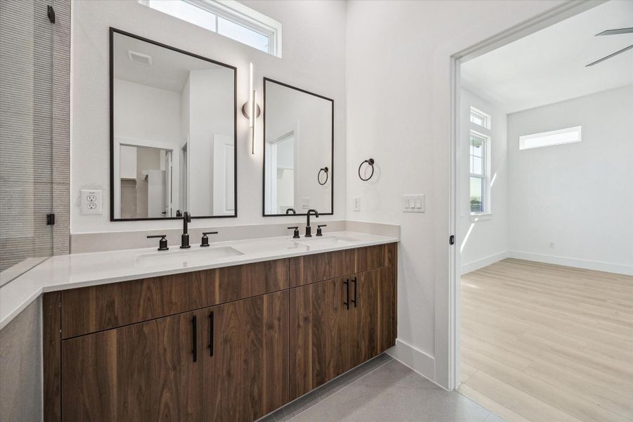 Furnished interior view inside a new home in Thornton Oaks, Houston (Image 11). Furnished interior view inside a new home in Thornton Oaks, Houston (Image 11).