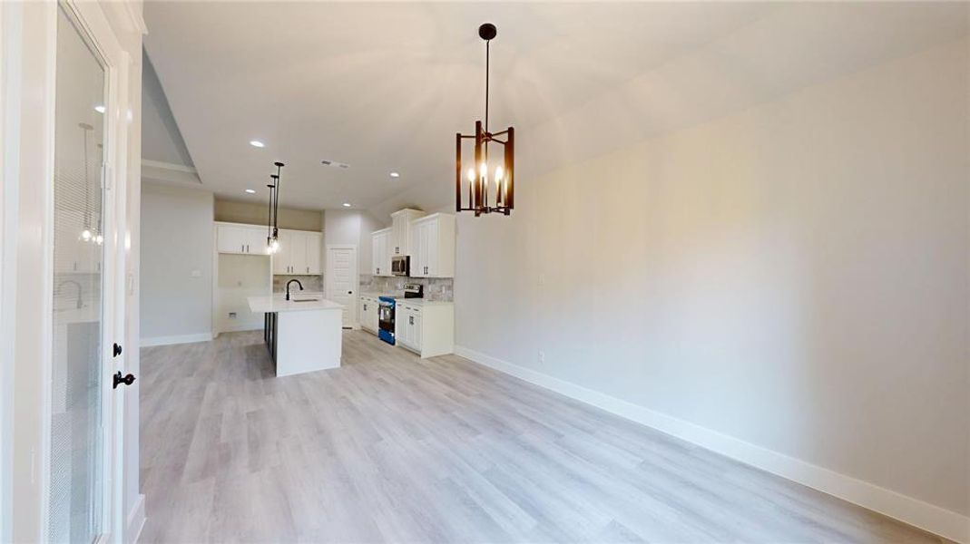Spacious, unfurnished interior of a new home in , Fort Worth (Image 12).