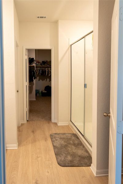 Spacious, unfurnished interior of a new home in , Leander (Image 21).