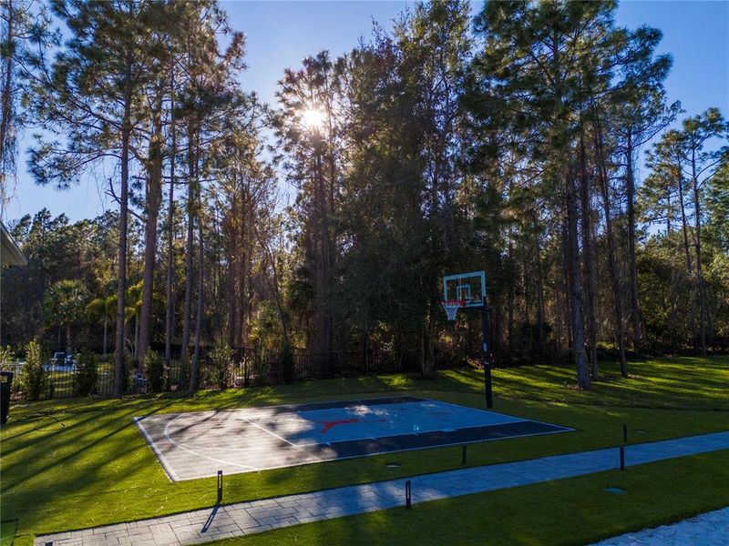 Community amenities in , Montverde (Image 71).