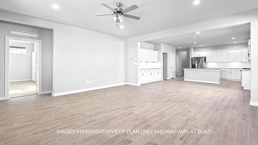 Representative unfurnished interior of a home built from the The Live Oak by D.R. Horton in Westmont, Lubbock (Image 7).