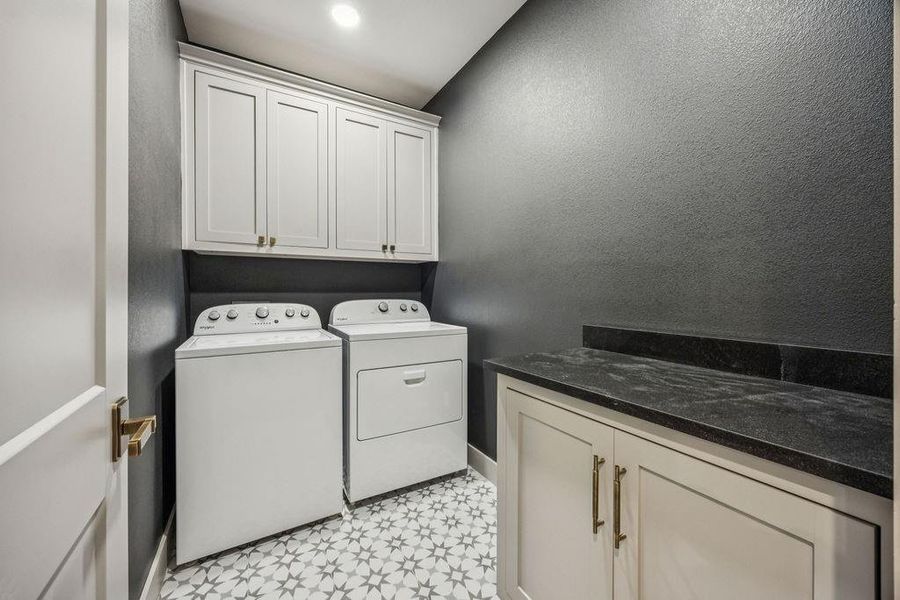 Furnished interior view inside a new home in , Brookeland (Image 31).