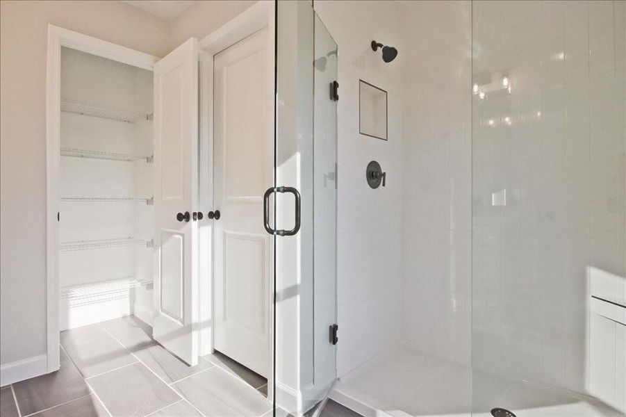 Furnished interior view inside a new home in Cherokee Township, Acworth (Image 6).