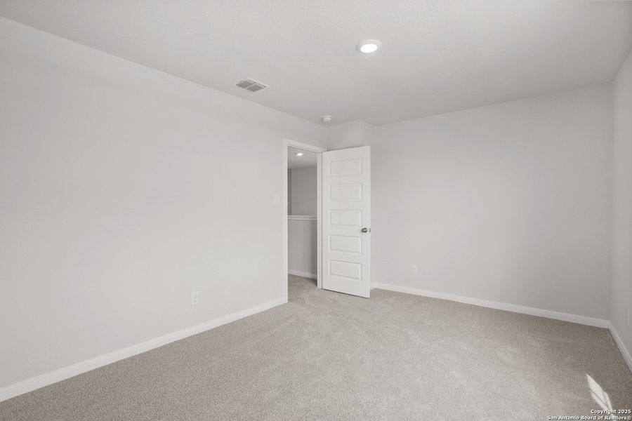 Spacious, unfurnished interior of a new home in Dauer Ranch, New Braunfels (Image 23). Spacious, unfurnished interior of a new home in Dauer Ranch, New Braunfels (Image 23).