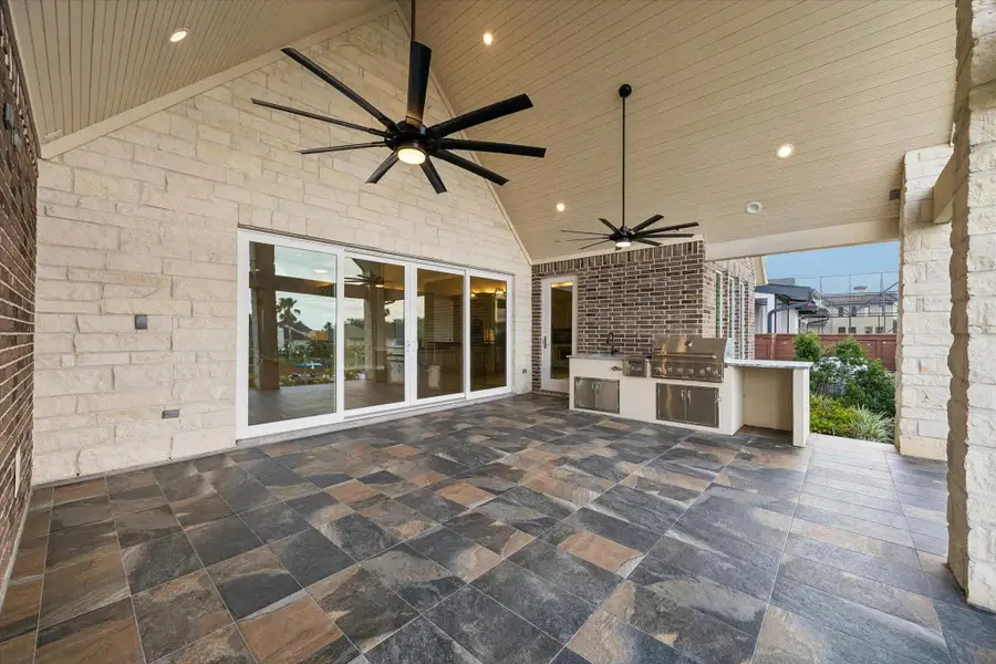 Exterior details and patio area of a home in , Kemah (Image 3).
