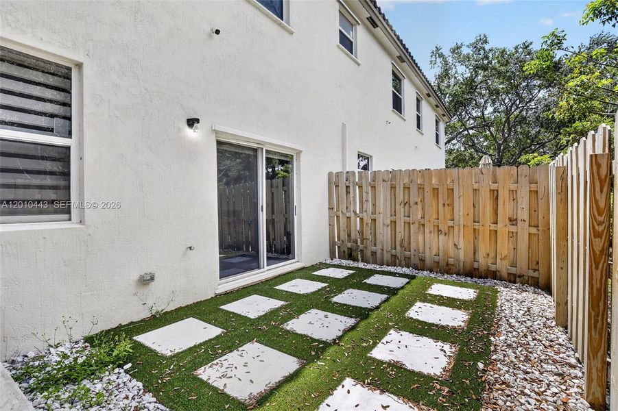Exterior details and patio area of a home in , Lauderhill (Image 29).