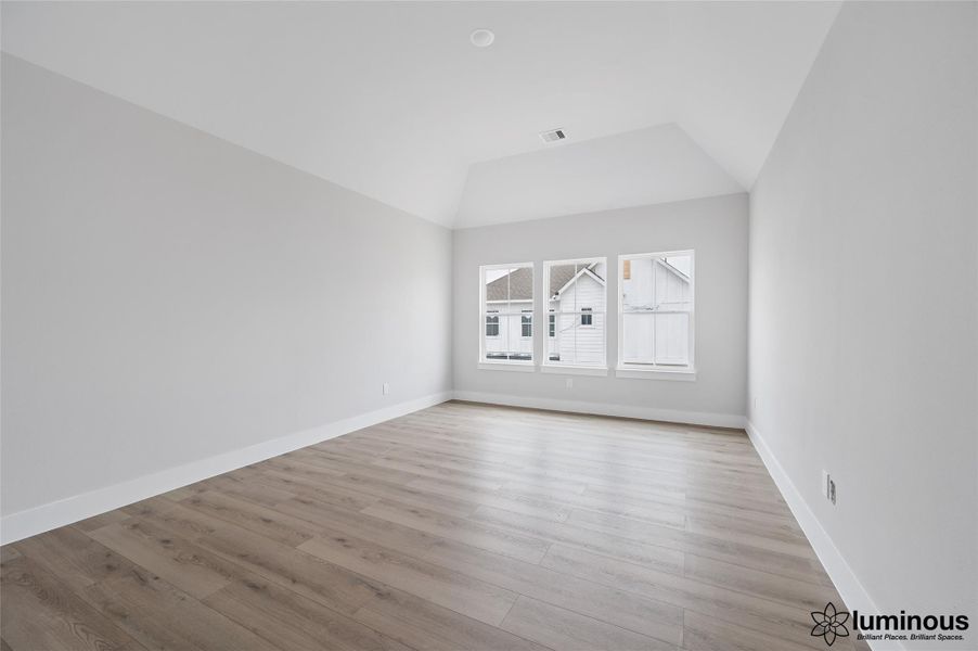 Spacious, unfurnished interior of a new home in Metro Village, Houston (Image 18).