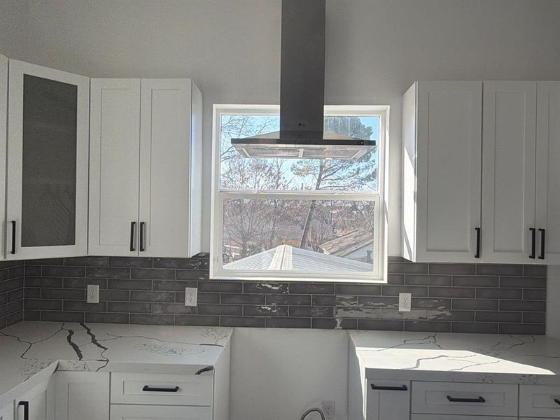 Furnished interior view inside a new home in , Dallas (Image 4).