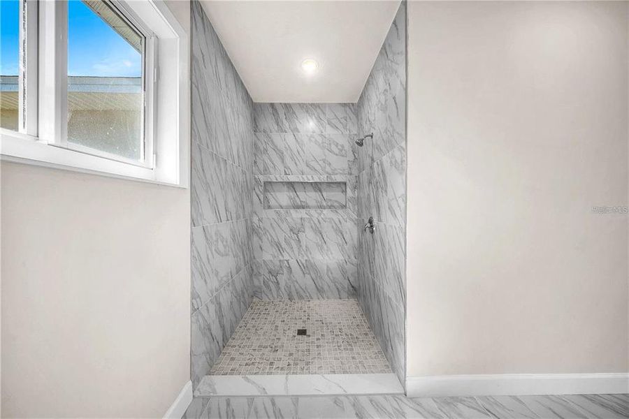 Spacious, unfurnished interior of a new home in , Ocala (Image 46).