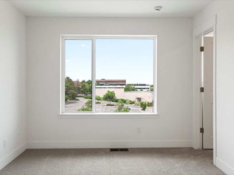 Spacious, unfurnished interior of a new home in Ascent at Inverness, Englewood (Image 18).