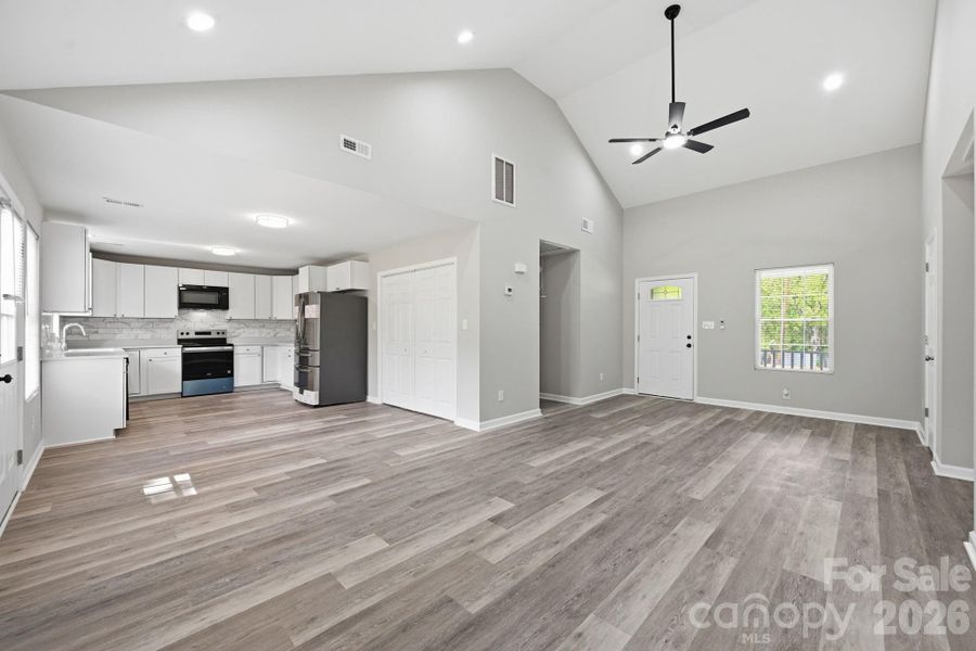 Spacious, unfurnished interior of a new home in , York (Image 23).