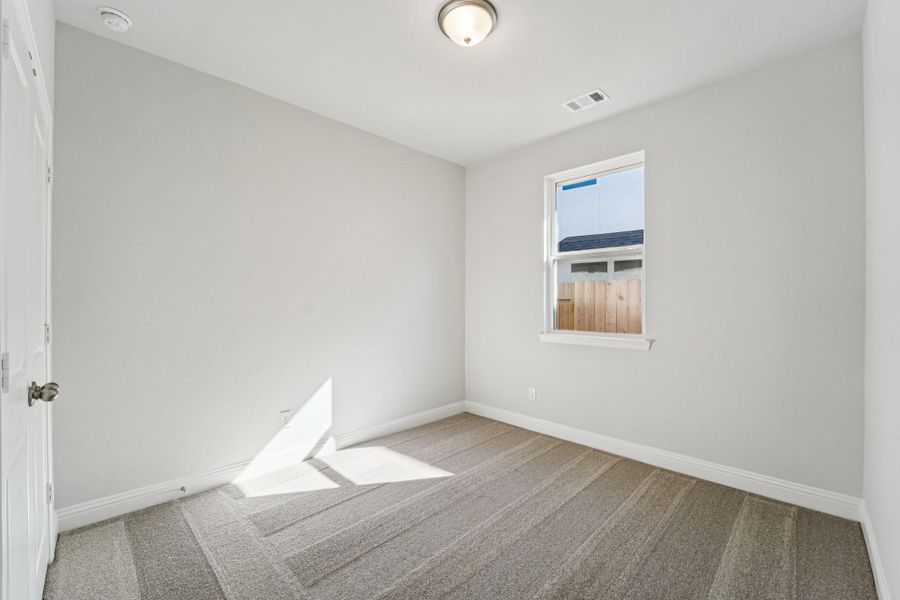 Spacious, unfurnished interior of a new home in Evergreen 40', Conroe (Image 16).