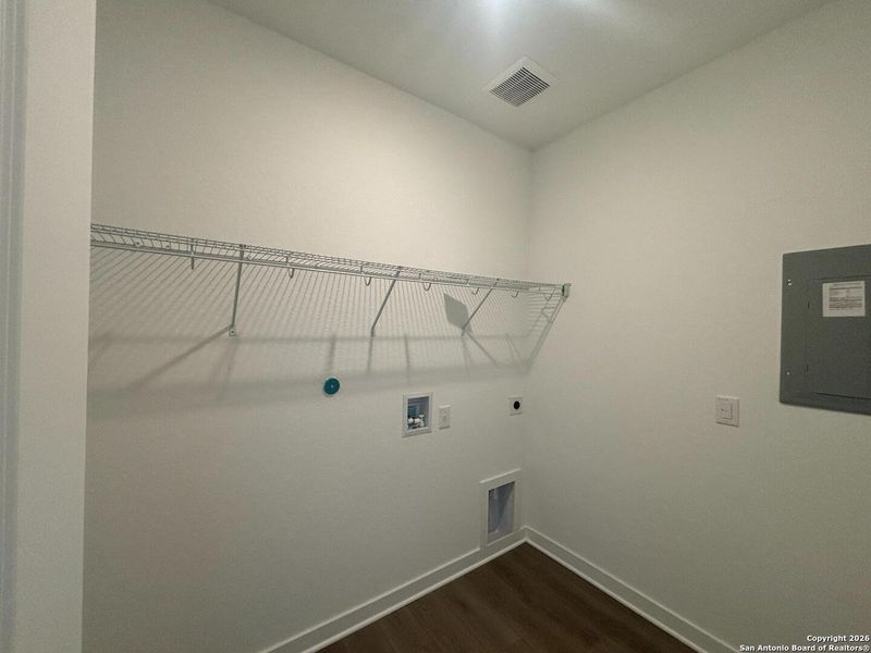 Spacious, unfurnished interior of a new home in The Summit at Saddlebrook Ranch 55's, Schertz (Image 28).