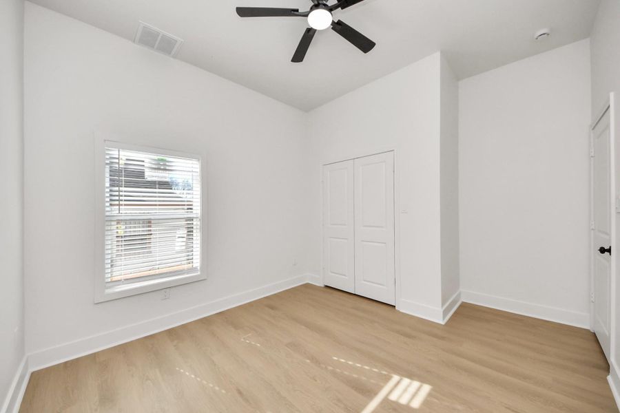 Spacious, unfurnished interior of a new home in , Houston (Image 23).