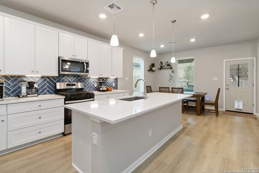 Furnished interior view inside a new home in Veranda: Classic, San Antonio (Image 25).
