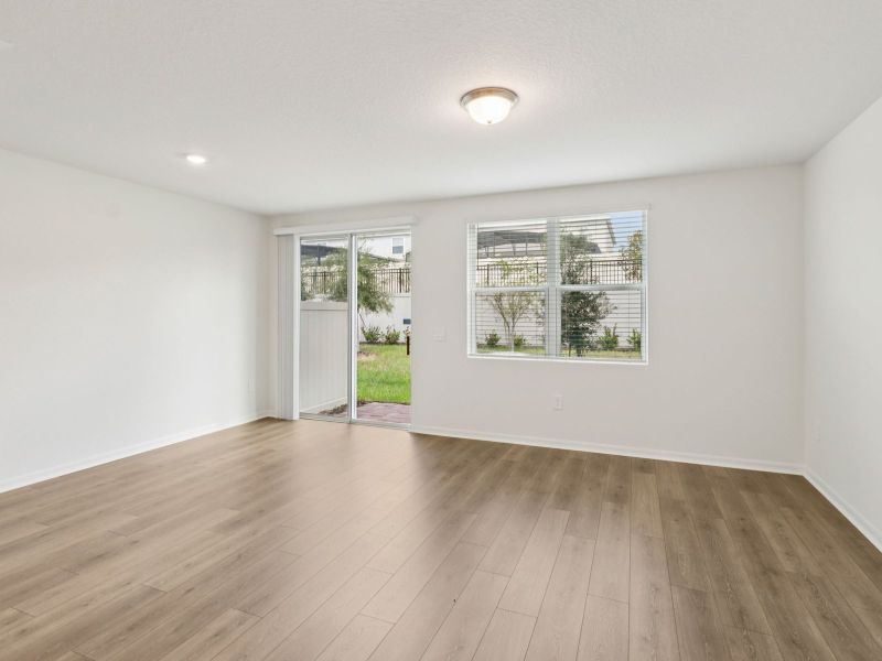 Spacious, unfurnished interior of a new home in Cagan Crossings West, Clermont (Image 9).