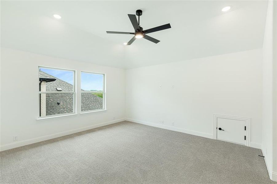 Spacious, unfurnished interior of a new home in Mosaic, Celina (Image 36).