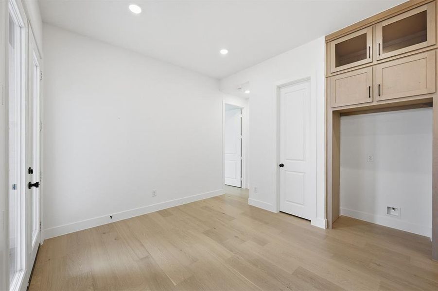 Spacious, unfurnished interior of a new home in Sandbrock Ranch, Krugerville (Image 27).