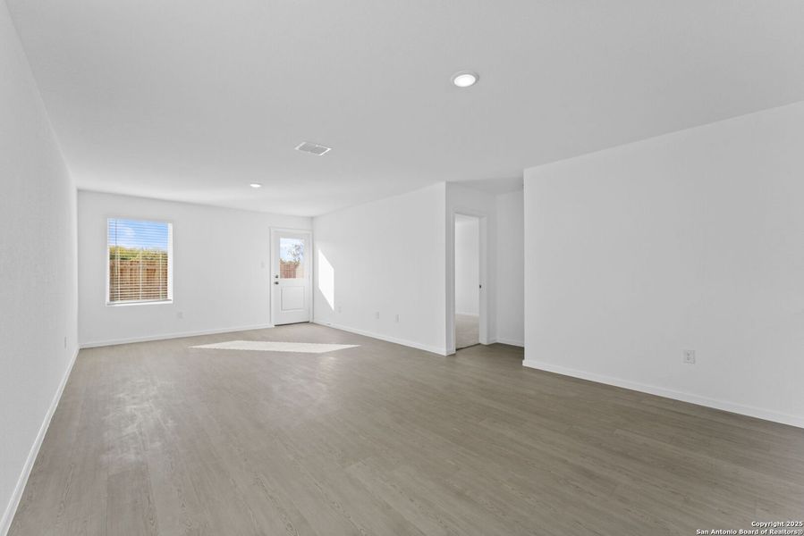 Spacious, unfurnished interior of a new home in Torian Village: Belmar Collection, San Antonio (Image 11).