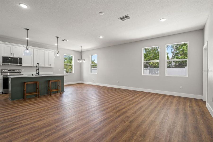 Spacious, unfurnished interior of a new home in , Holiday (Image 22).