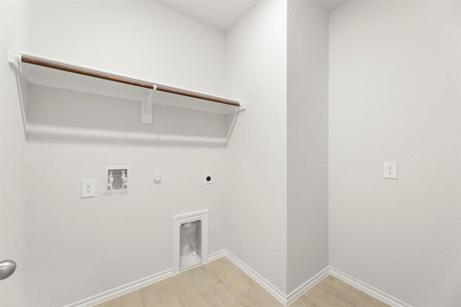 07. 8216 Kingfisher - Utility