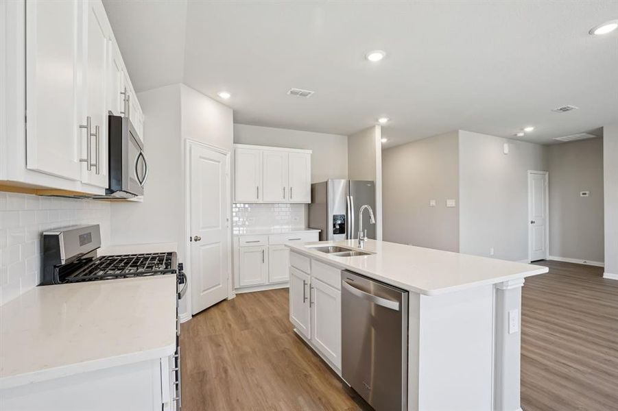 Furnished interior view inside a new home in Stonehaven, Seagoville (Image 7). Furnished interior view inside a new home in Stonehaven, Seagoville (Image 7).