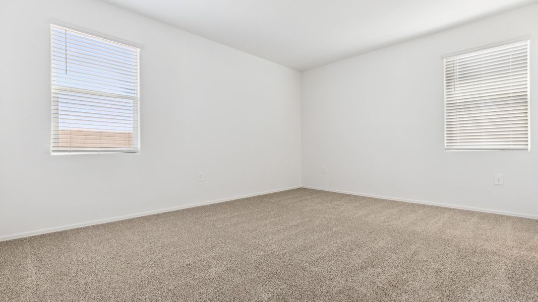Spacious, unfurnished interior of a new home in Rio Rancho Estates, Wittmann (Image 23).