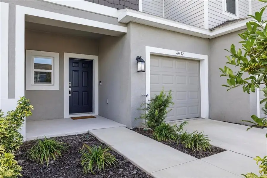 Exterior details of a home in The Townhomes at Azario Lakewood Ranch, Bradenton (Image 3).