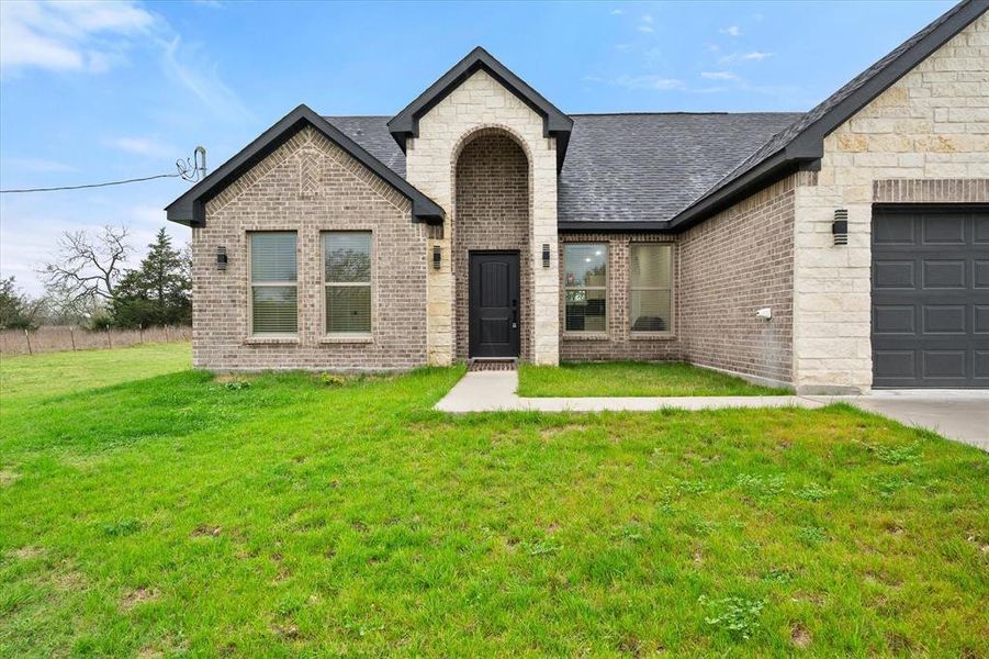 Exterior details and patio area of a home in , Barry (Image 28).