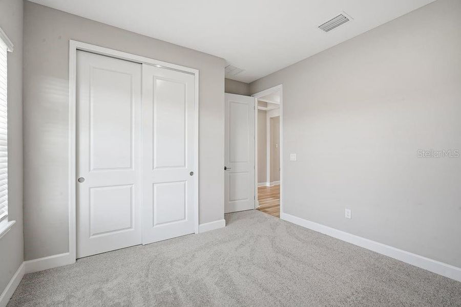 Spacious, unfurnished interior of a new home in Hammock at Two Rivers, Zephyrhills (Image 17).