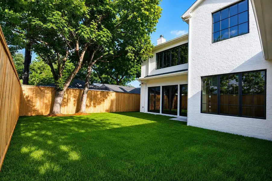 Exterior details and patio area of a home in , Houston (Image 4).