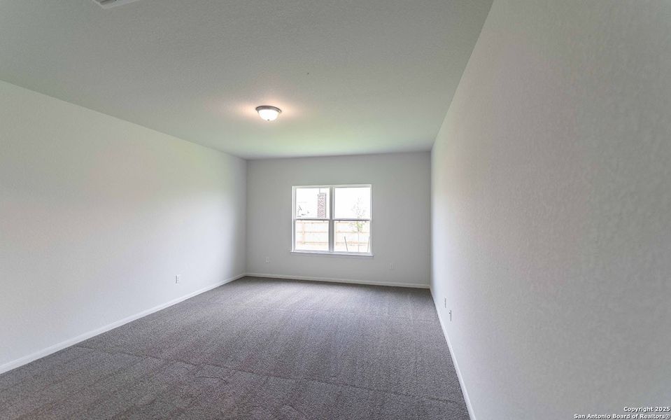 Spacious, unfurnished interior of a new home in Hennersby Hollow, San Antonio (Image 7). Spacious, unfurnished interior of a new home in Hennersby Hollow, San Antonio (Image 7).