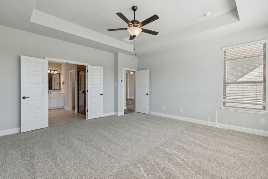 Spacious, unfurnished interior of a new home in Oaks of North Grove, Waxahachie (Image 6). Spacious, unfurnished interior of a new home in Oaks of North Grove, Waxahachie (Image 6).