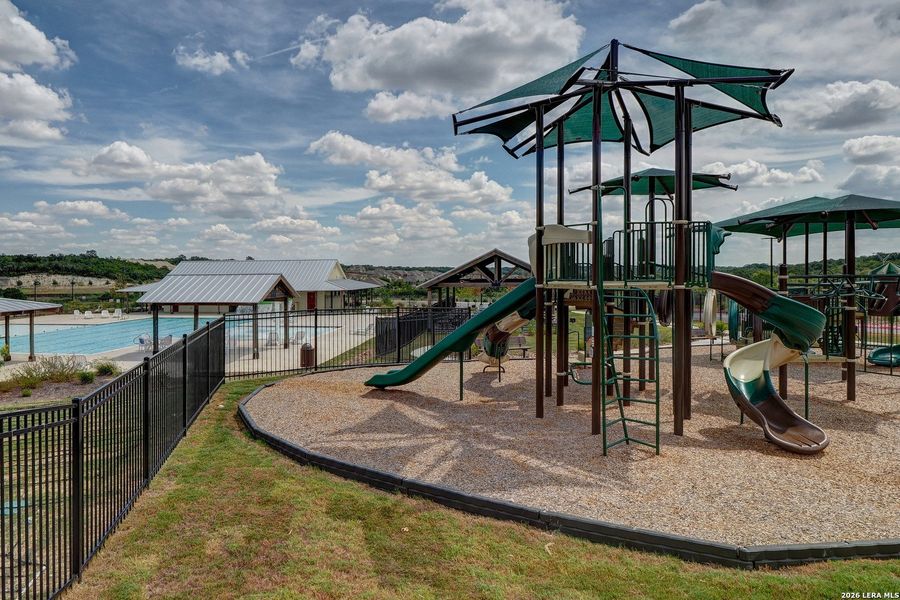 Community amenities in Ladera, San Antonio (Image 9).