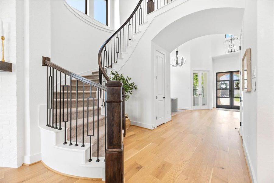 Spacious, unfurnished interior of a new home in Sienna, Missouri City (Image 21).