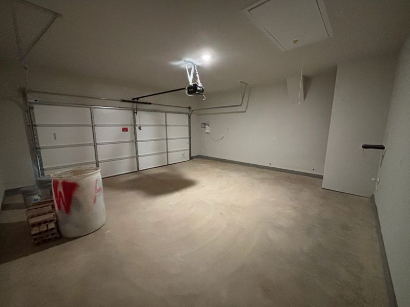 Spacious, unfurnished interior of a new home in Cannon Ranch 45s, Dripping Springs (Image 30).