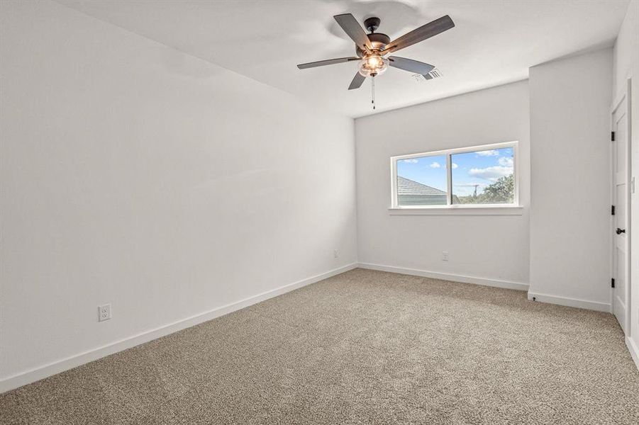 Spacious, unfurnished interior of a new home in , Aledo (Image 14).