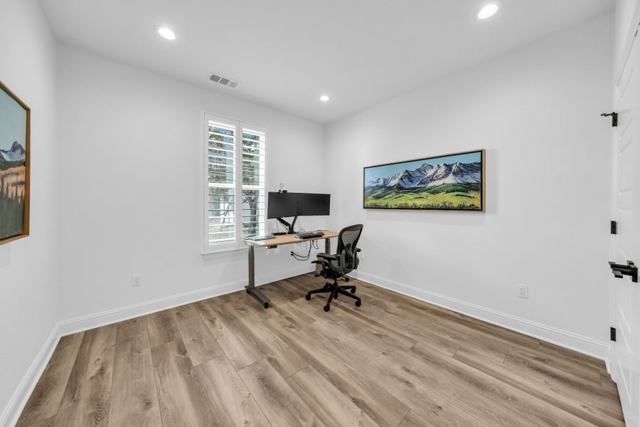 Representative furnished interior of a home built from the Lakeshore by Zeal Home Builders in Oak Water Ranch, Granbury (Image 34). Representative furnished interior of a home built from the Lakeshore by Zeal Home Builders in Oak Water Ranch, Granbury (Image 34).